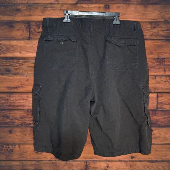 5 for $25🔥True Rock Black Cargo Shorts Size 42 - Picture 2 of 6